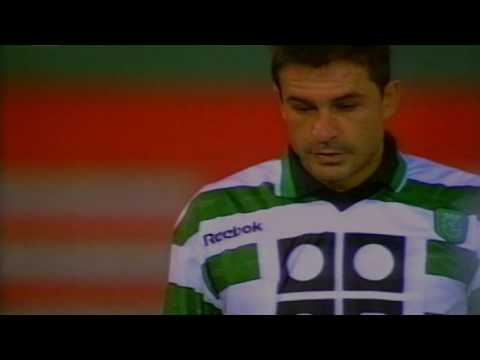 Jogador de futebol André Cruz